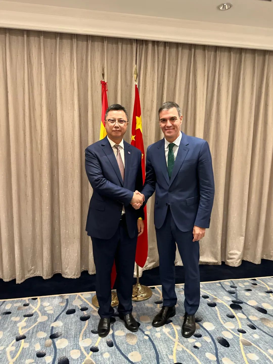 迅鐳激光董事長(zhǎng)受邀參加西班牙領(lǐng)導(dǎo)-中國(guó)企業(yè)座談會(huì)！(圖2)