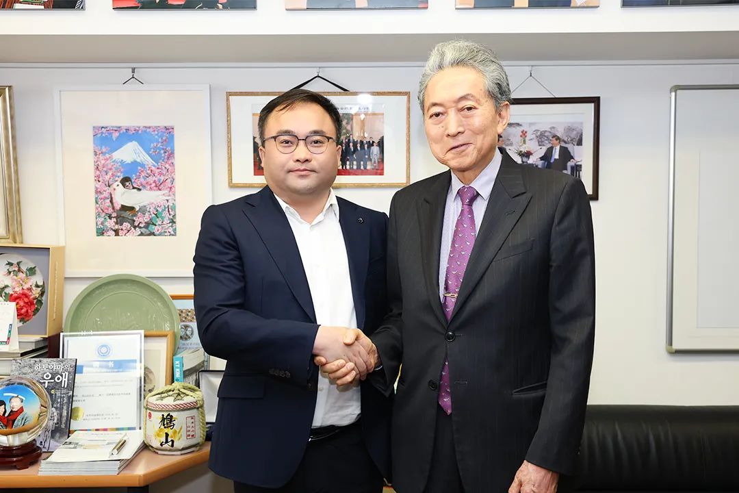 迅鐳激光董事長拜訪日本前首相鳩山由紀夫(圖2)