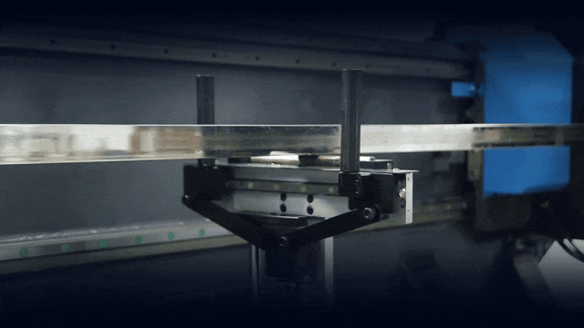 兩卡盤夾持切割時，小型管材甩動嚴(yán)重怎么辦？迅鐳激光教你兩招，精準(zhǔn)切割不再難！(圖5)